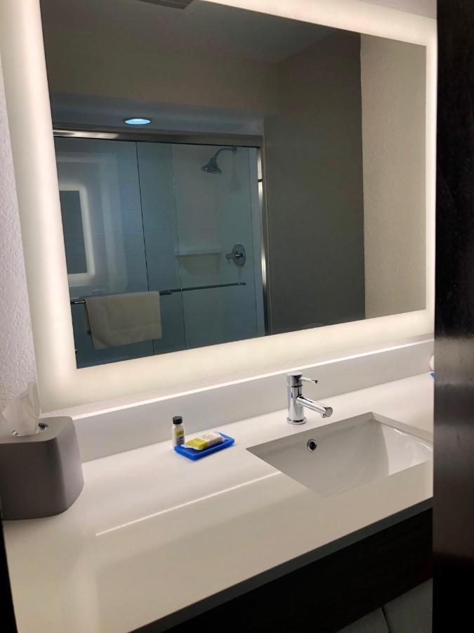 Holiday Inn Express Hotel & Suites Clewiston By Ihg Exterior foto