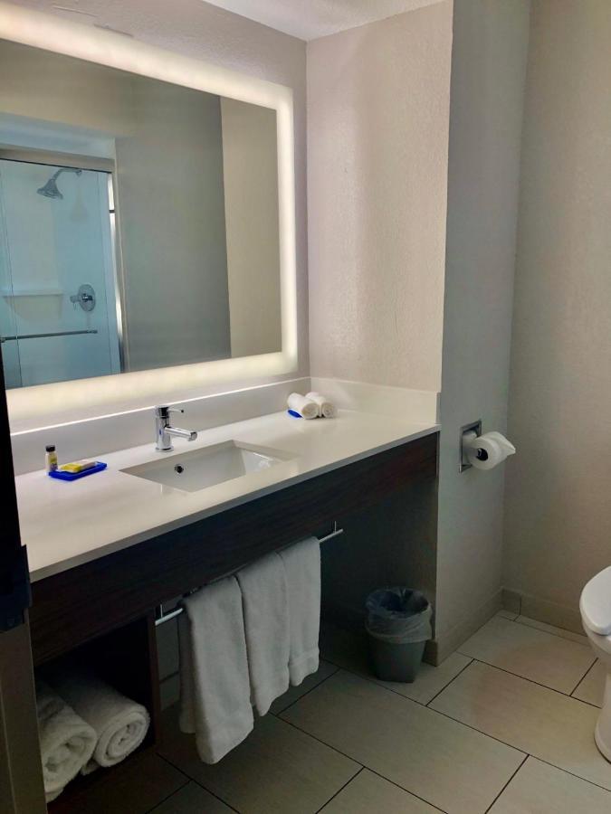 Holiday Inn Express Hotel & Suites Clewiston By Ihg Exterior foto