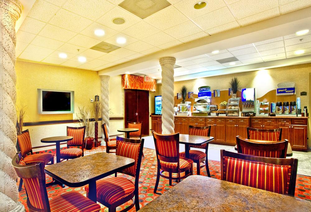 Holiday Inn Express Hotel & Suites Clewiston By Ihg Exterior foto