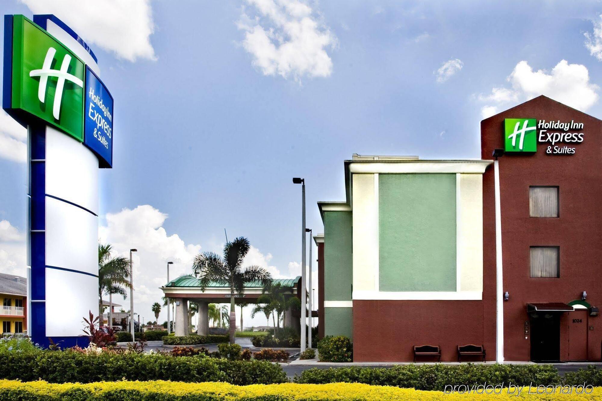 Holiday Inn Express Hotel & Suites Clewiston By Ihg Exterior foto