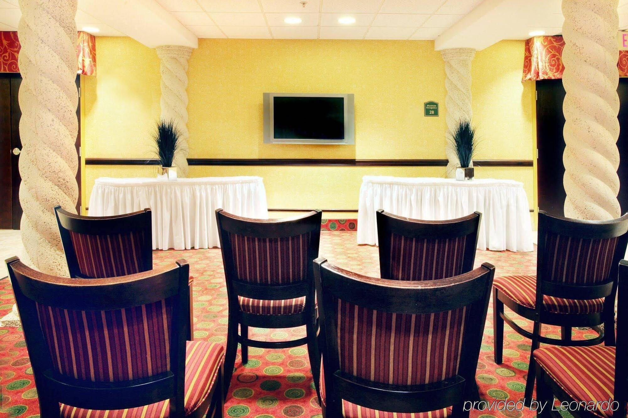 Holiday Inn Express Hotel & Suites Clewiston By Ihg Exterior foto